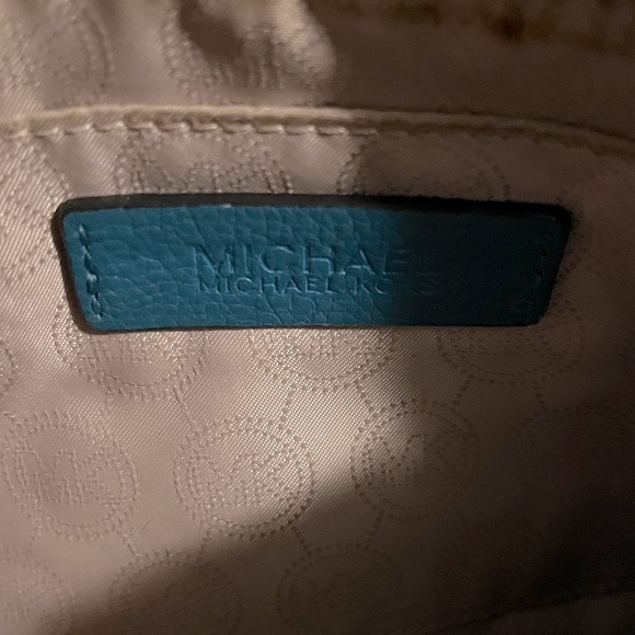 MICHAEL KORS CLUTCH - Picture 6 of 9